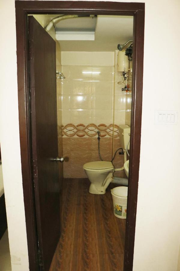 S4 Residency Hotel Madras Buitenkant foto
