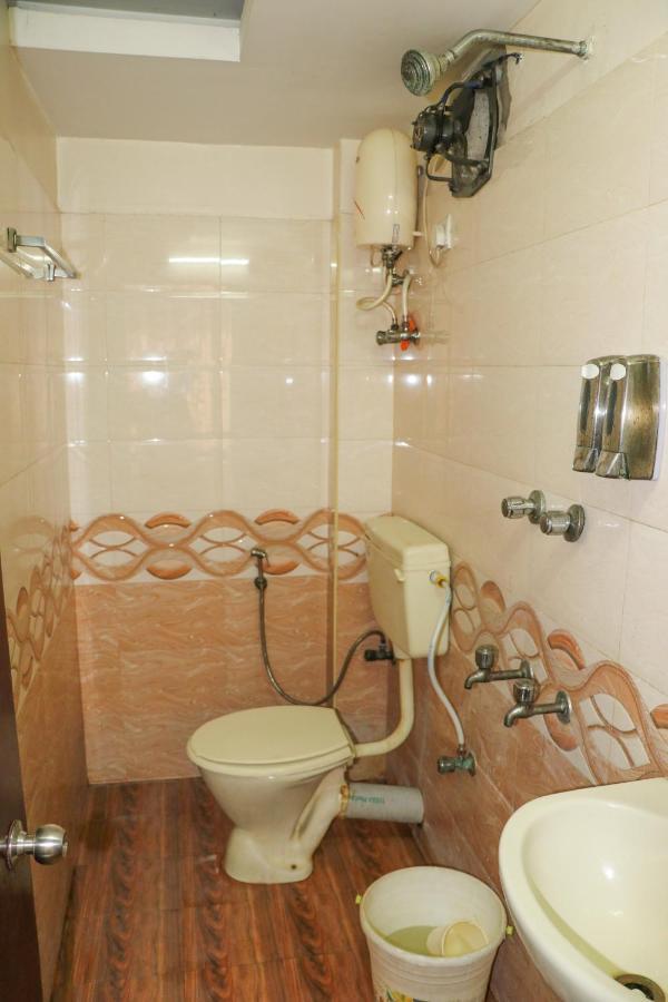 S4 Residency Hotel Madras Buitenkant foto