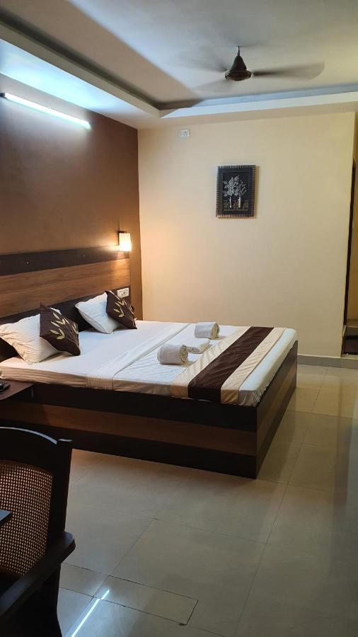 S4 Residency Hotel Madras Buitenkant foto