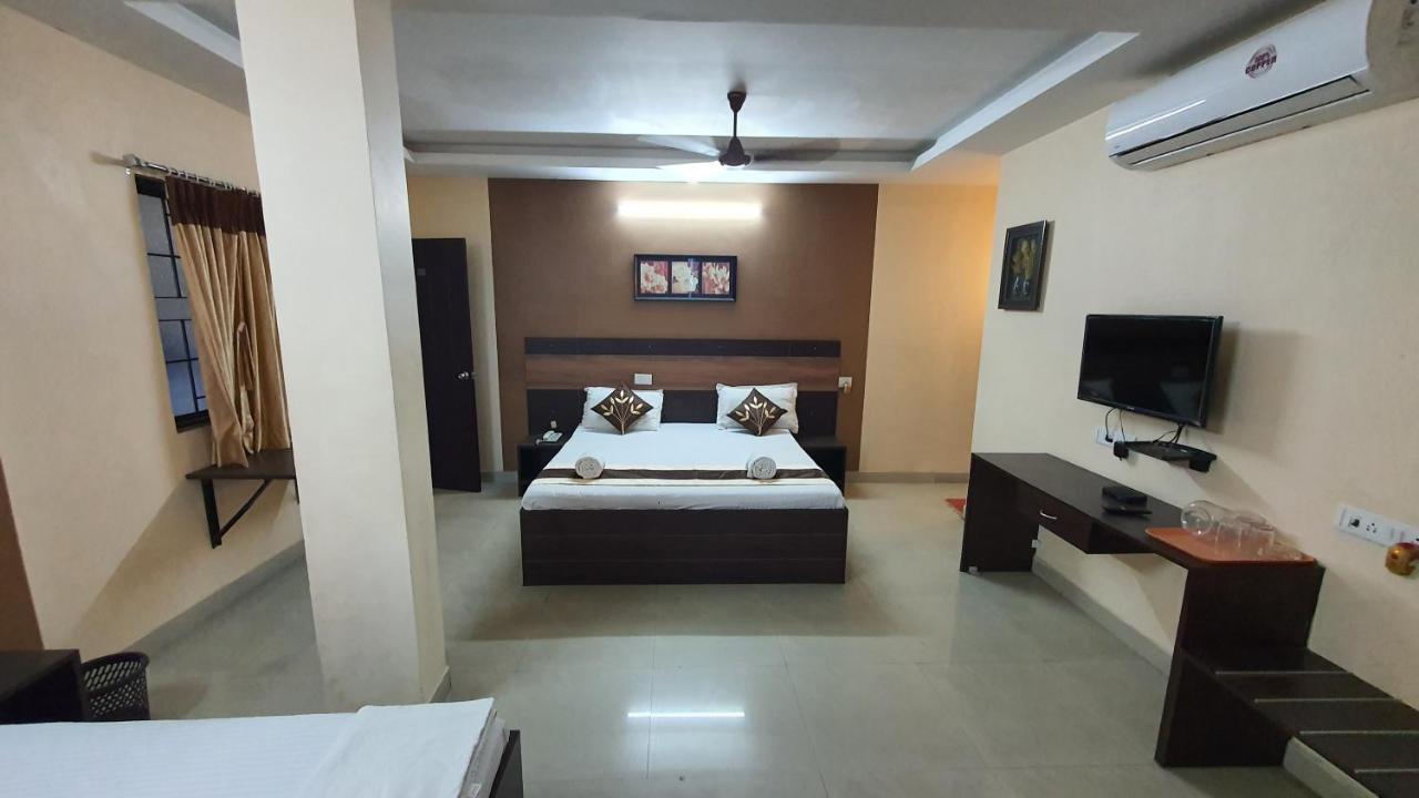 S4 Residency Hotel Madras Buitenkant foto