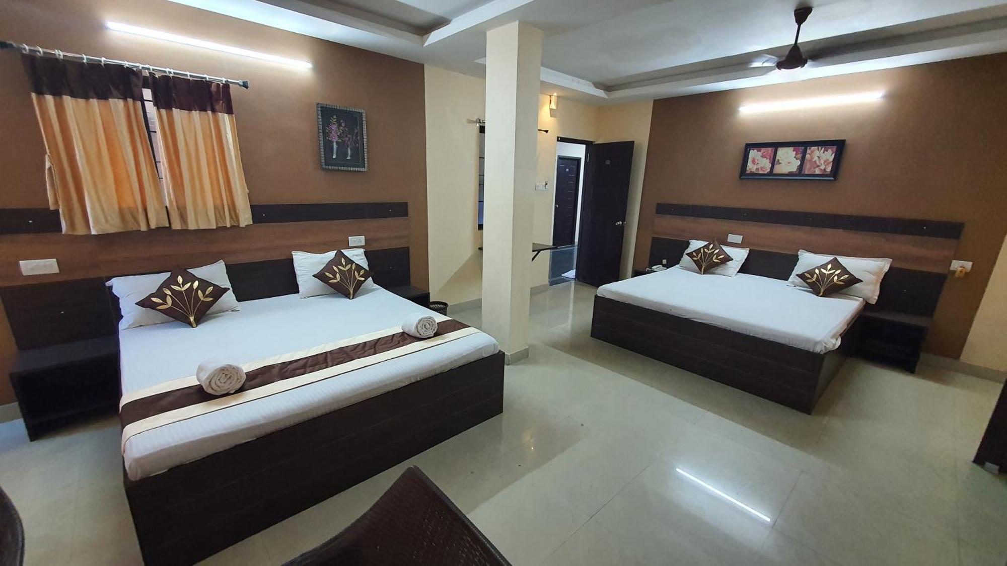S4 Residency Hotel Madras Buitenkant foto