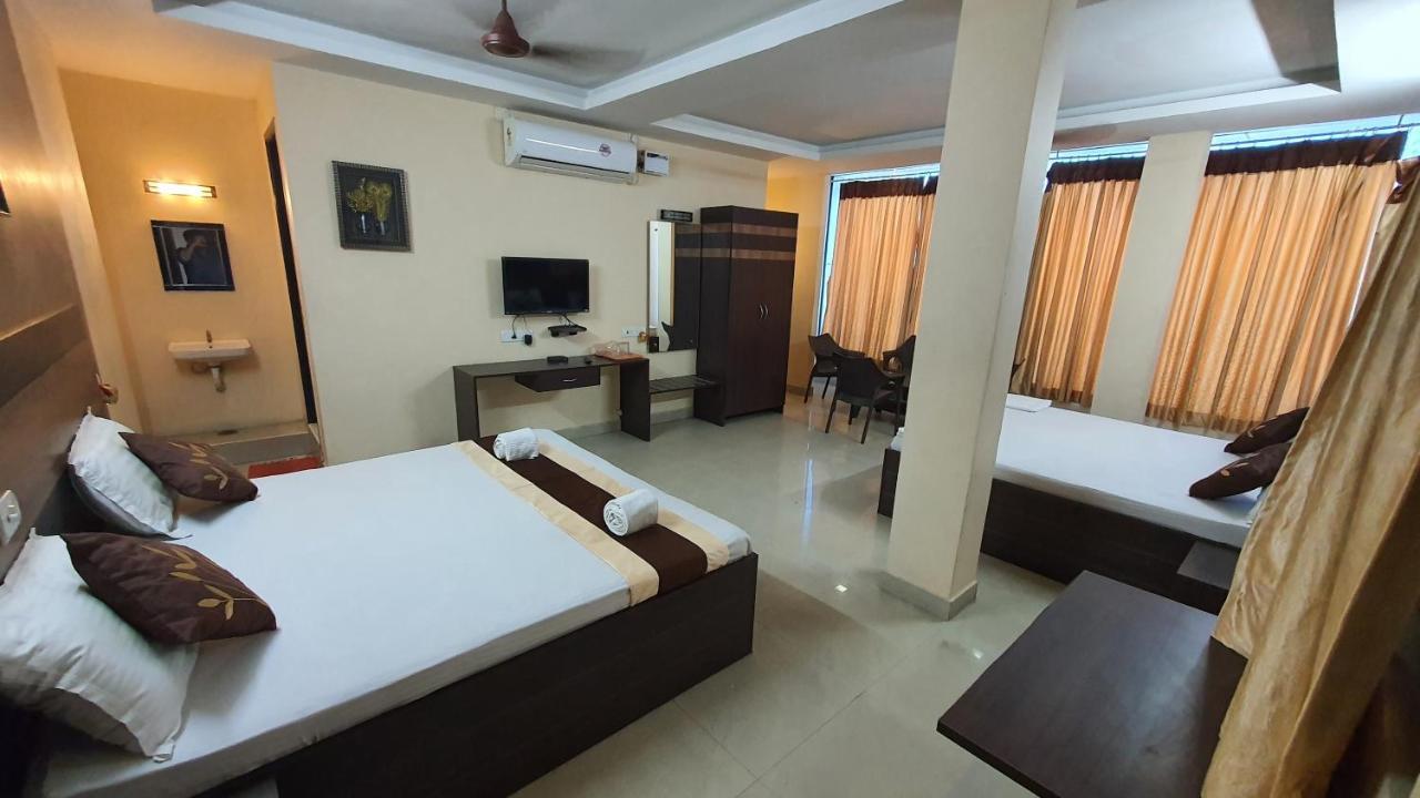 S4 Residency Hotel Madras Buitenkant foto