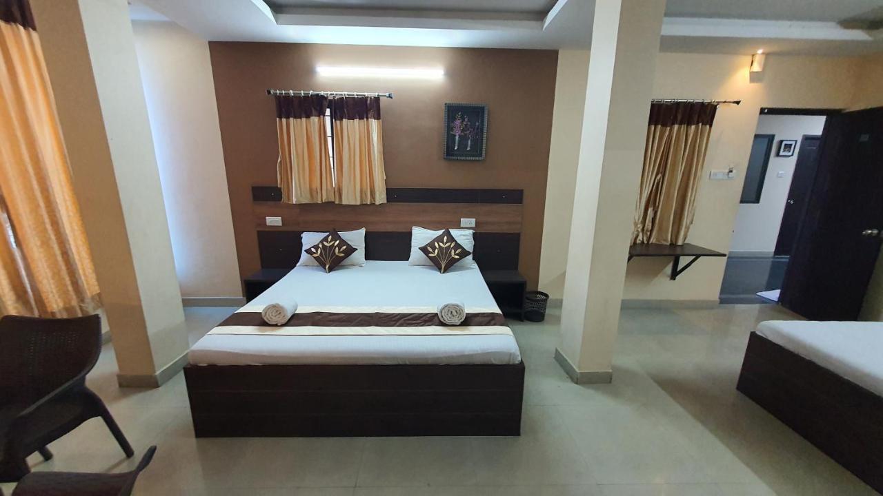 S4 Residency Hotel Madras Buitenkant foto