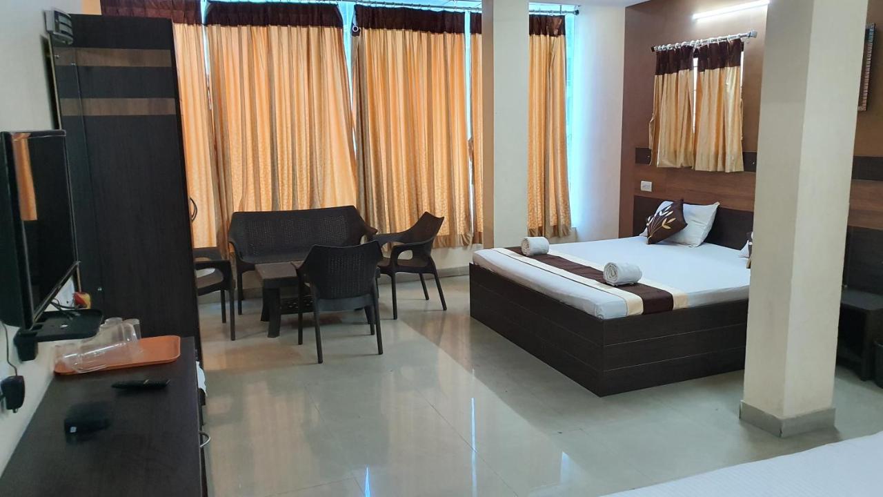 S4 Residency Hotel Madras Buitenkant foto