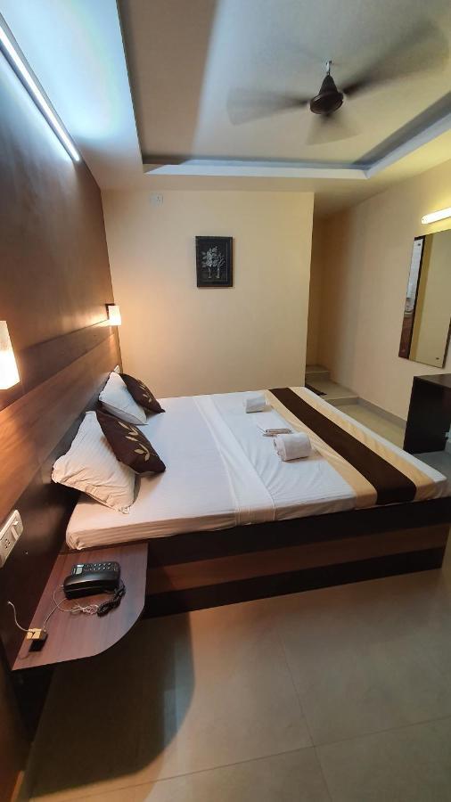 S4 Residency Hotel Madras Buitenkant foto