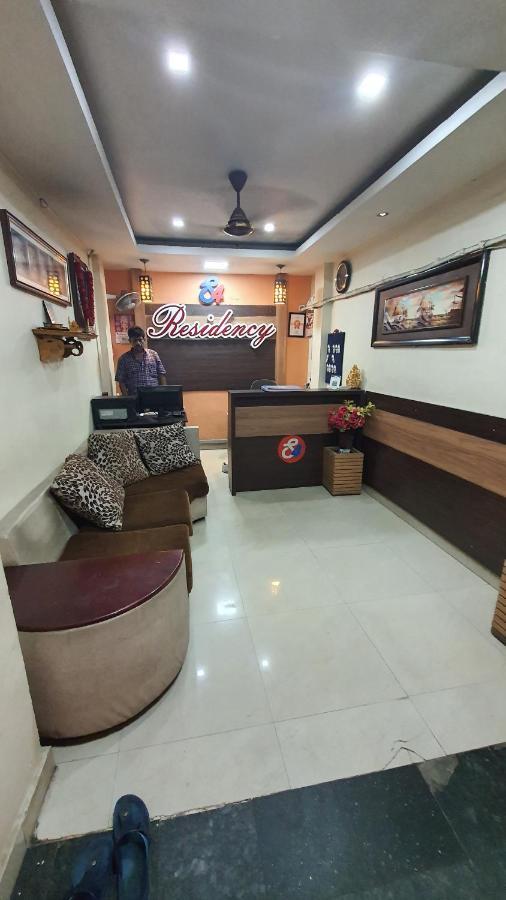 S4 Residency Hotel Madras Buitenkant foto