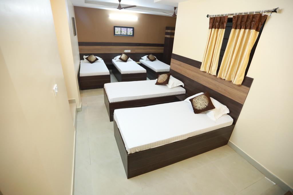 S4 Residency Hotel Madras Buitenkant foto