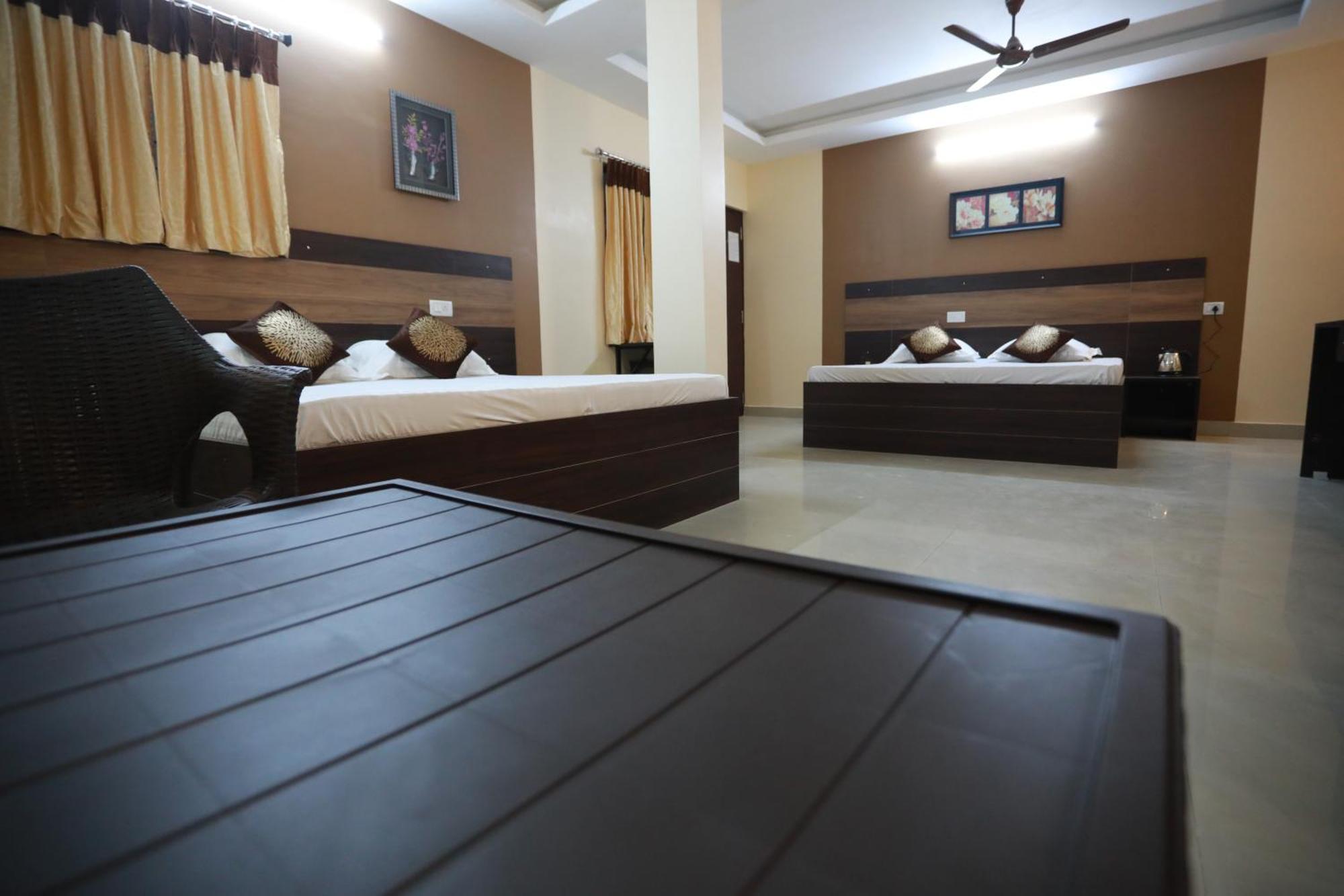 S4 Residency Hotel Madras Buitenkant foto
